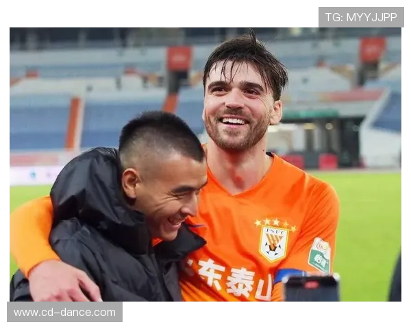 山东泰山迎战浙江 四外援对决三外援 王大雷克雷桑回归王钰栋首发